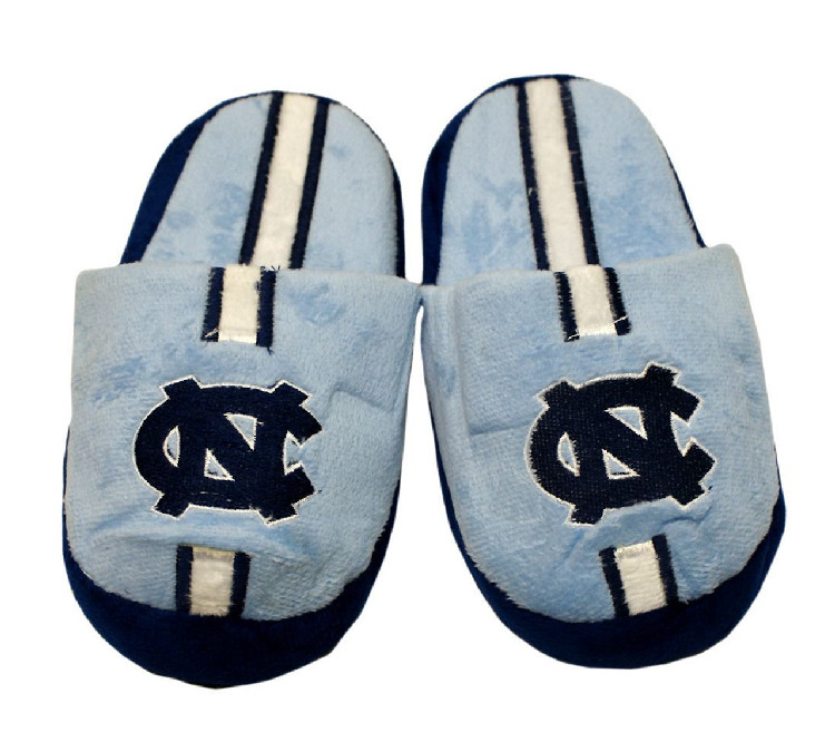 North Carolina Tar Heels Slipper - Youth 8-16 Size 5-6 Stripe - (1 Pair) - L