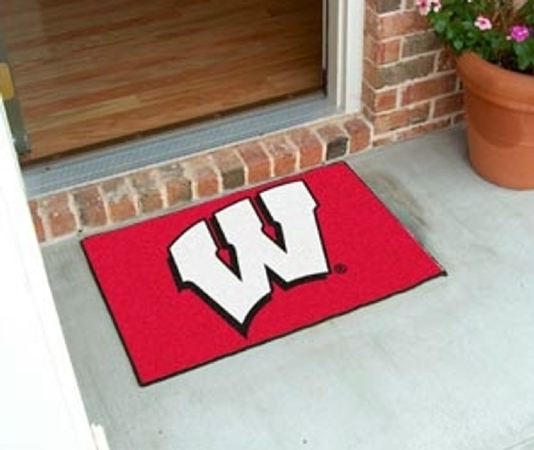 Wisconsin Badgers Rug - Starter Style, 'W' Design