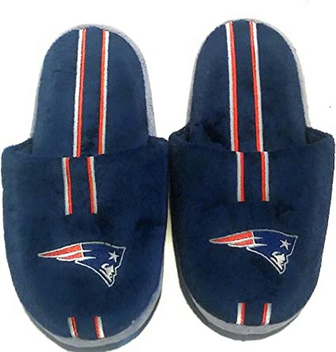 Forever Collectibles New England Patriots Slippers - Youth 4-7 Stripe (12 pc case) CO