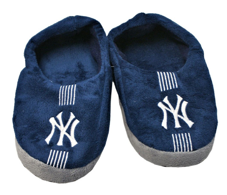 New York Yankees Slipper - Youth 4-7 Size 10-11 Stripe - (1 Pair) - M