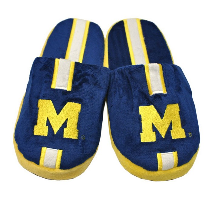 Forever Collectibles Michigan Wolverines Slippers - Youth 8-16 Stripe (12 pc case) CO